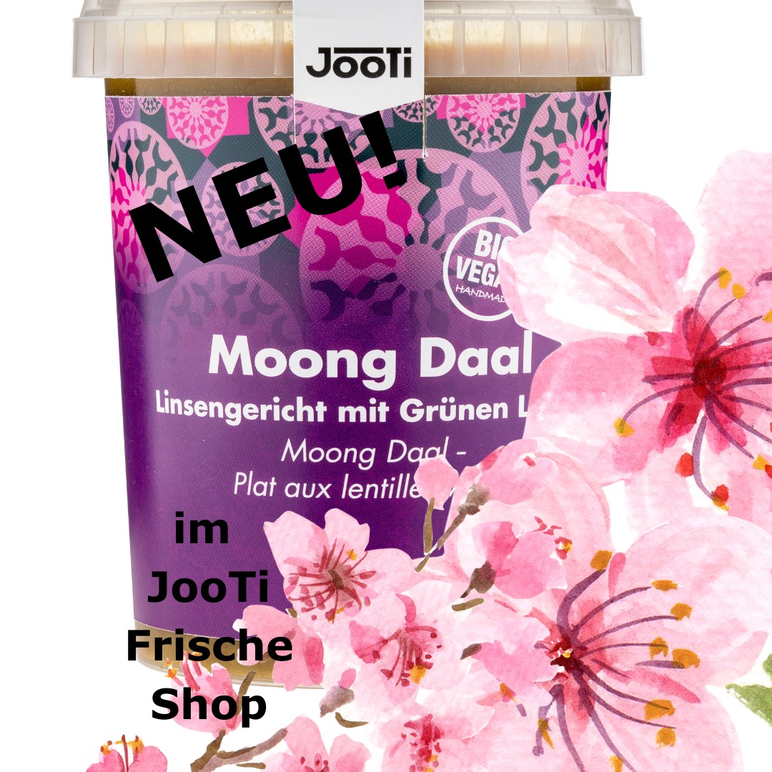 Blüten-Meditation. Unser Moong Daal lebt von der blumigen Entfaltung seiner Gewürze.
Sinnlich - durch Nelken und Muskatnuss, deren ätherische Öle neben Zunge und Gaumen auch Magen und Seele streicheln.
Herzerfrischend - durch die belebende Wirkung von Ingwer und Chili.
Im JooTi Frische-Shop bestellen und schon genießt du zu Hause diese genussvolle Entschleunigung:
https://www.jooti.shop/moong-daal-mit-gruenen-linsen-450g.html
Guten Appetit!
